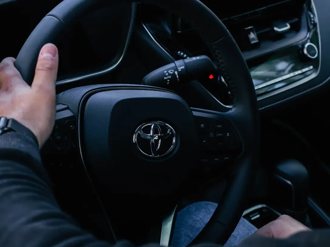 Wnętrze Toyoty Corolli Beter - kierownica