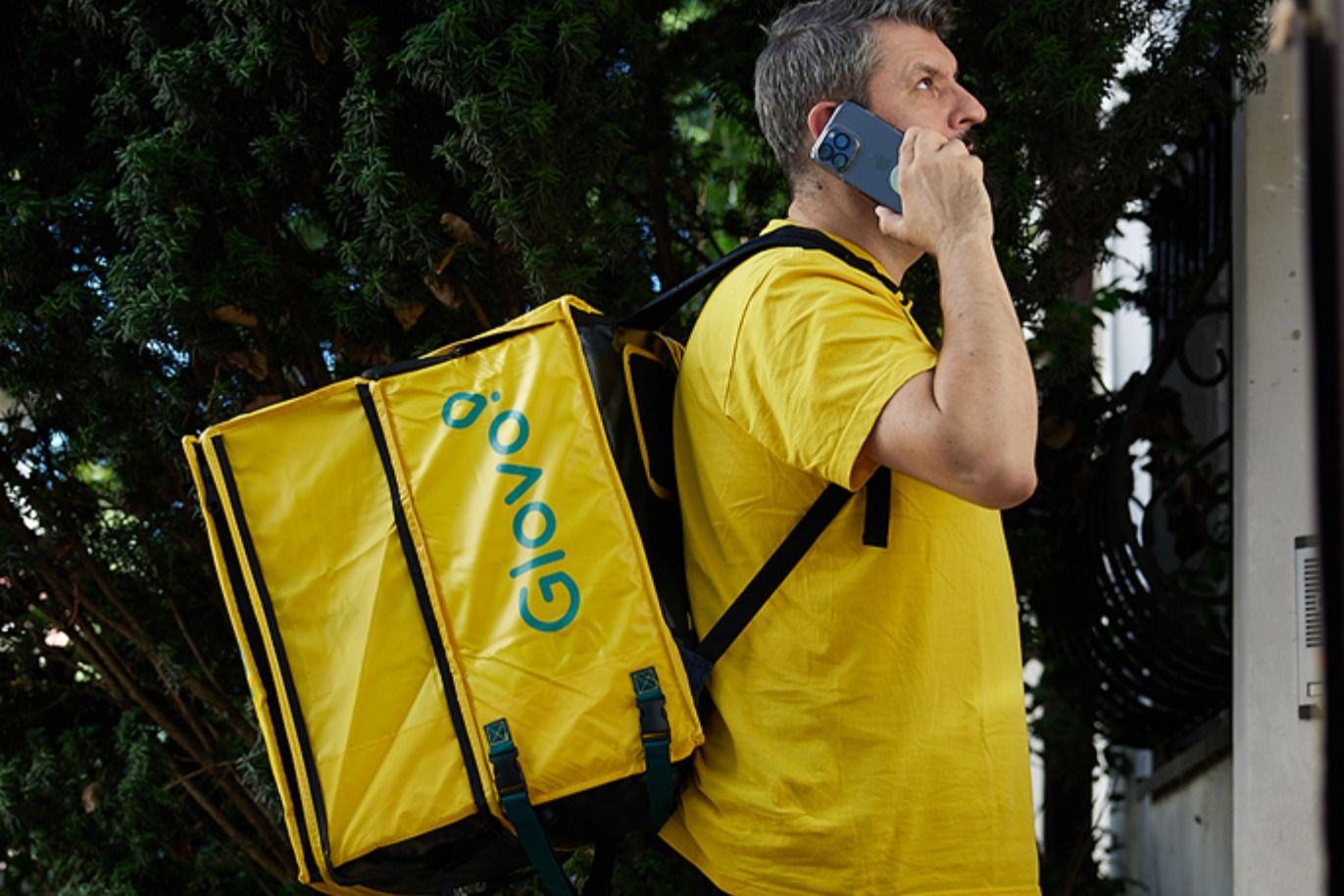 Ile zarabia kurier Glovo w 2026/2027? Aktualne zarobki i stawki